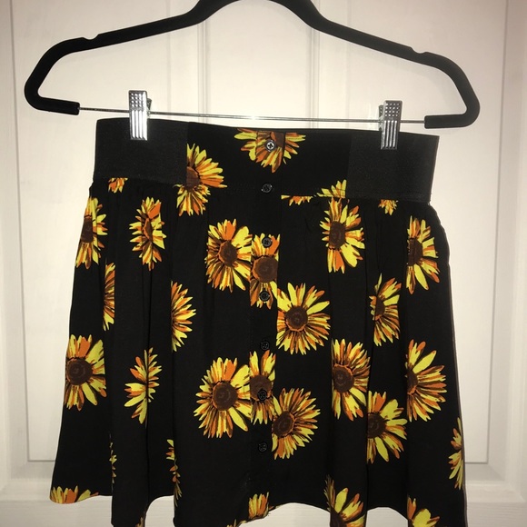 Skirt - Picture 2 of 2